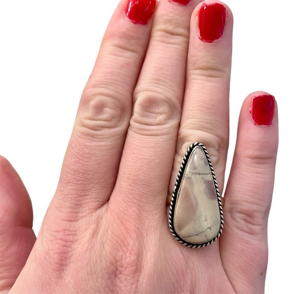 🆓 FREE Pink Opalite Sterling Silver Overlay Ring 925 Size 8 - Picture 4 of 5